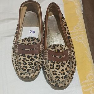 unigue Sperry Topsiders Leopard Print Loafers with Brown Accents Size 9